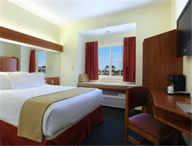 Microtel Inn & Suites By Wyndham Port Charlotte Punta Gorda Habitación foto